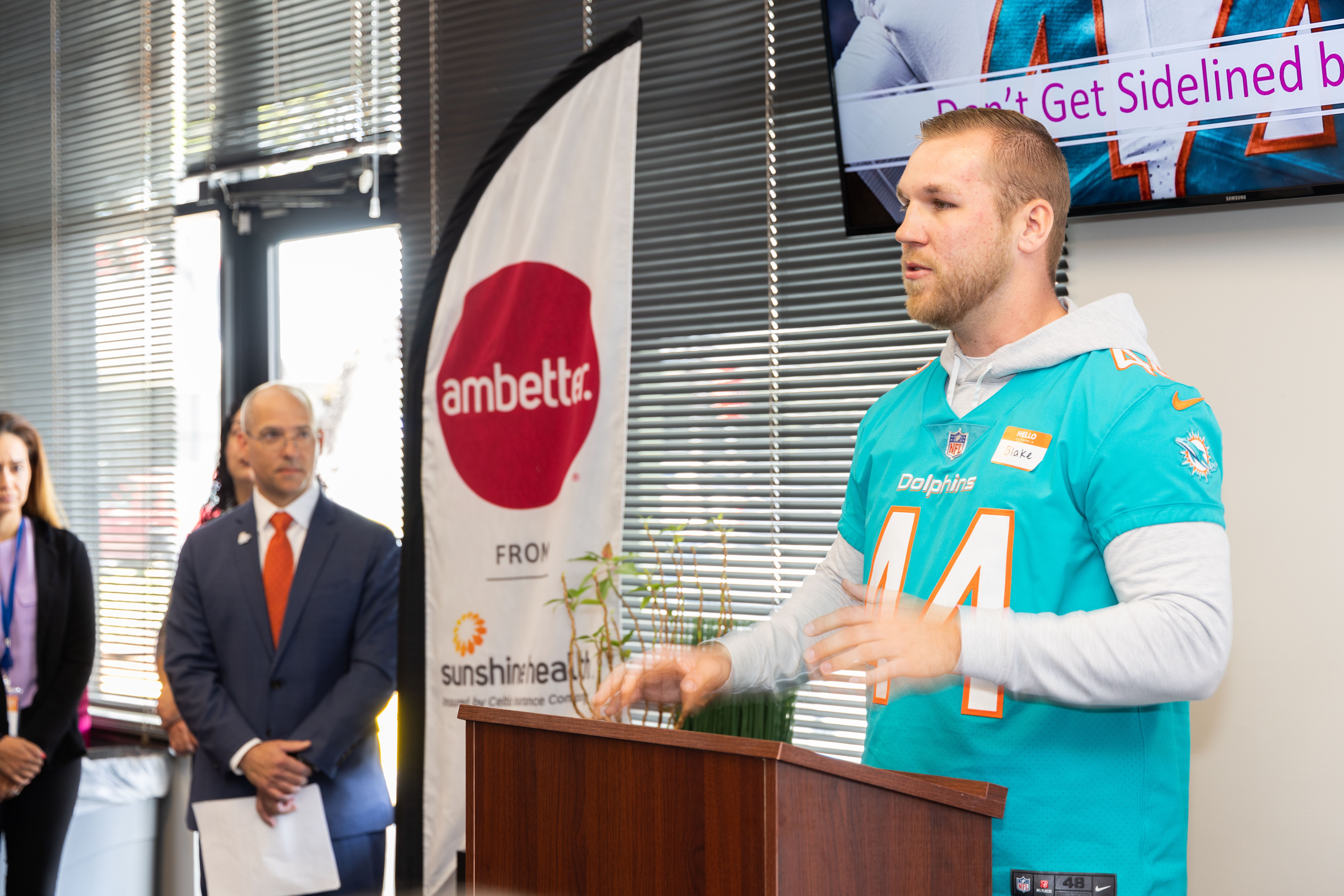 Sunshine Health partnered with Miami Dolphins Long Snapper Blake Ferguson to spread diabetes awareness resources with community partners. 